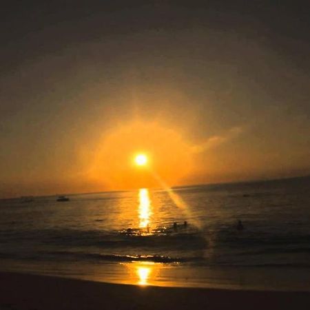 Suite Pe Na Areia- Espaco Independente Na Praia Do Curral Com Localizacao Privilegiada - Simplicidade E Comodidade Com O Por Do Sol Mais Lindo De Ilhabela - Melhor Custo Beneficio Para Ate 4 Pessoas , Na Av Jose Pacheco Do Nascimento Nº 7682 Екстериор снимка