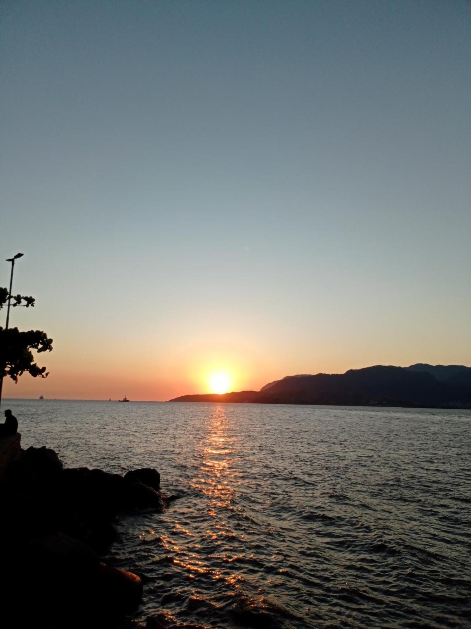 Suite Pe Na Areia- Espaco Independente Na Praia Do Curral Com Localizacao Privilegiada - Simplicidade E Comodidade Com O Por Do Sol Mais Lindo De Ilhabela - Melhor Custo Beneficio Para Ate 4 Pessoas , Na Av Jose Pacheco Do Nascimento Nº 7682 Екстериор снимка